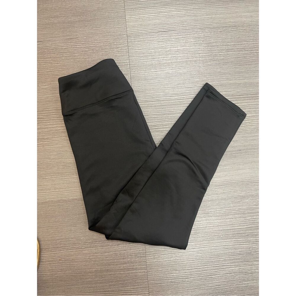 Smooth and comfortable yoga pants!!